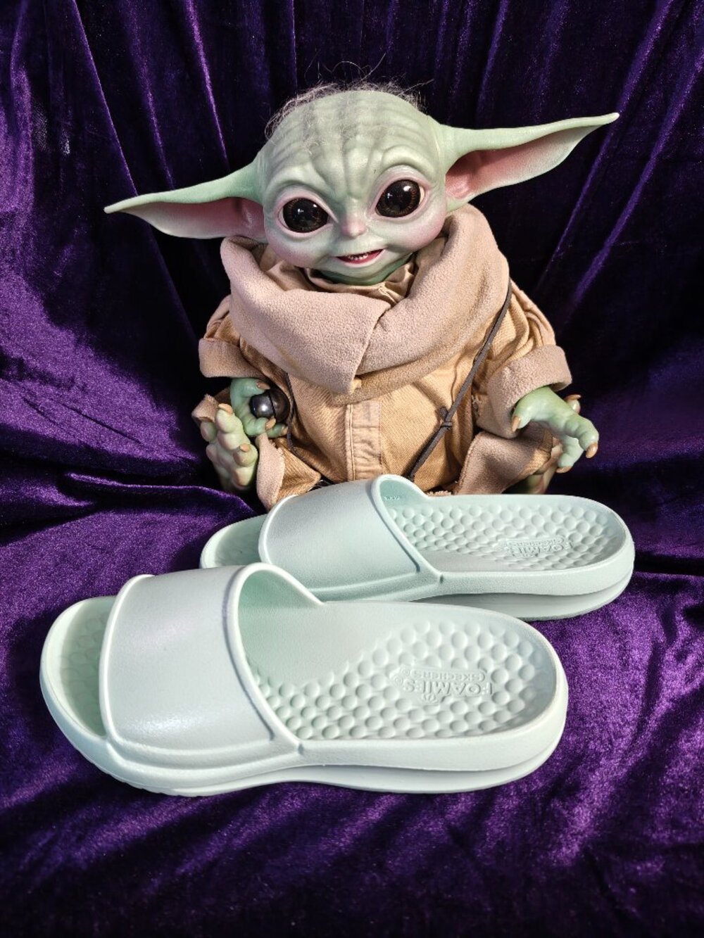 Skechers Foamies Slides in mint green. - Size 10